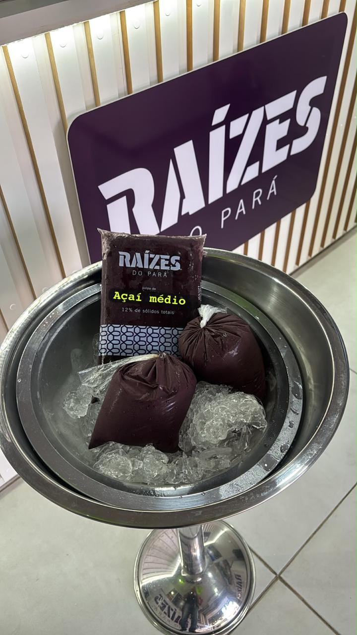 Pacotes de polpa de açaí Raízes do Pará, açaí médio com 12% de sólidos totais, no gelo